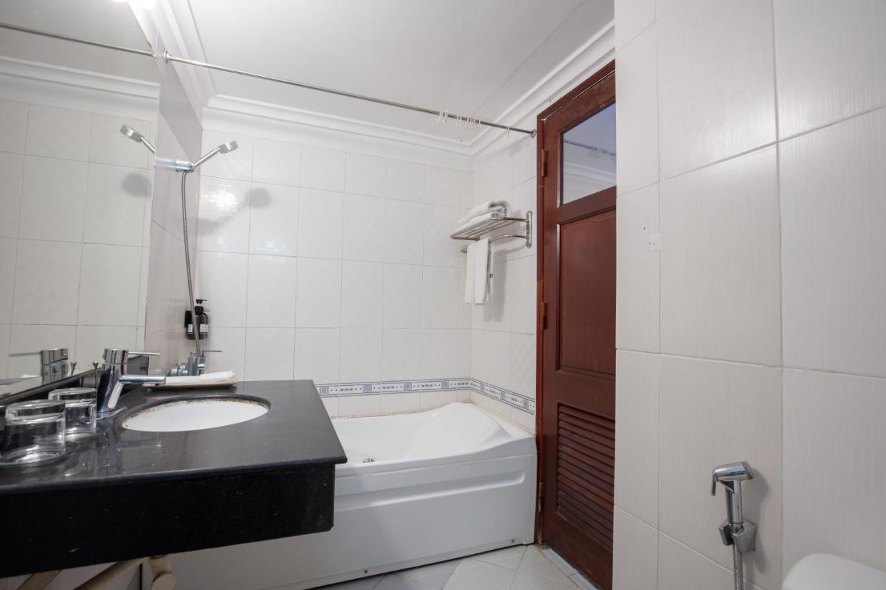 Blau Hotel Hanoi Zewnętrze zdjęcie
